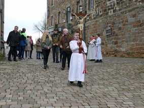 Karfreitgasliturgie und Karfreitagsprozession in Naumburg (Foto: Karl-Franz Thiede)